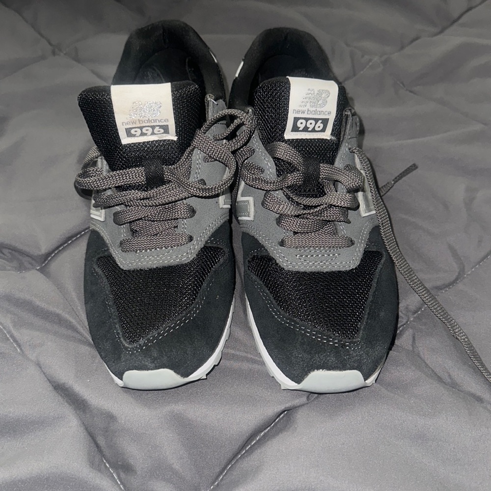 New balance - Picture 2 of 5